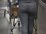 Phat booty in Walmart 