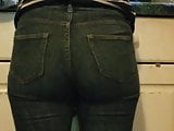 Sexy Latina Ass in Tight Jeans Candid at Home Pussy Gap