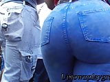 Dominican asses in street